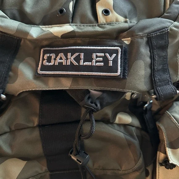 Oakley Mechanism Backpack NWT! Rare! - Picture 2 of 9